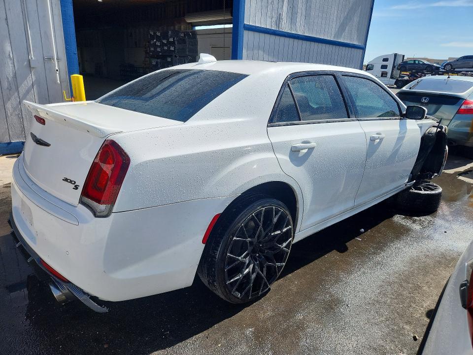 2017 Chrysler 300 s