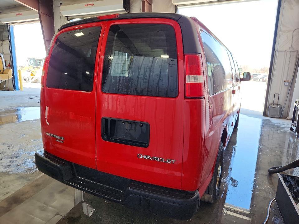 2004 Chev Express G3500