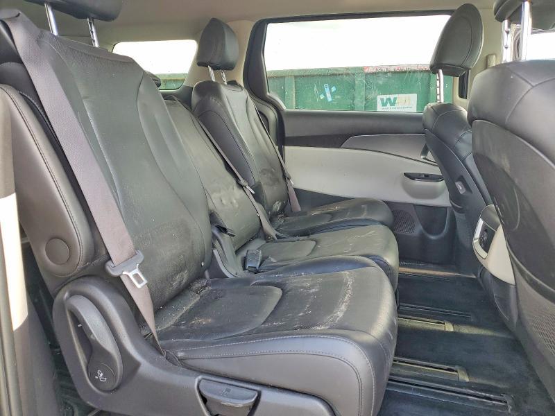 2022 KIA Carnival lx
