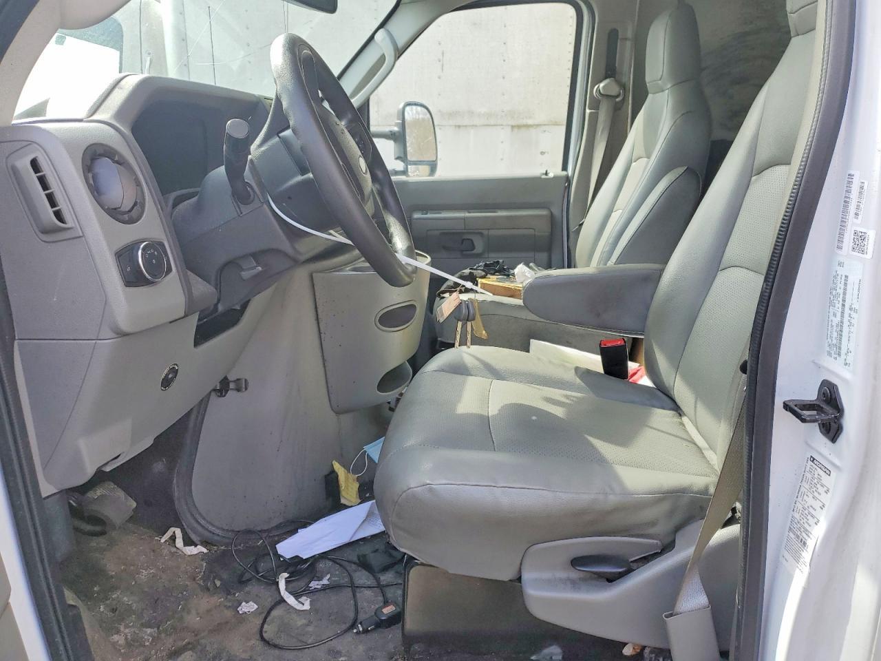 2022 Ford E350 BOX Truck