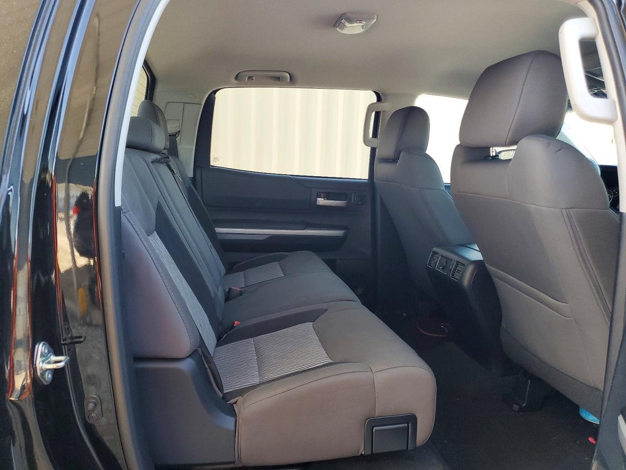 2015 Toyota Tundra SR5