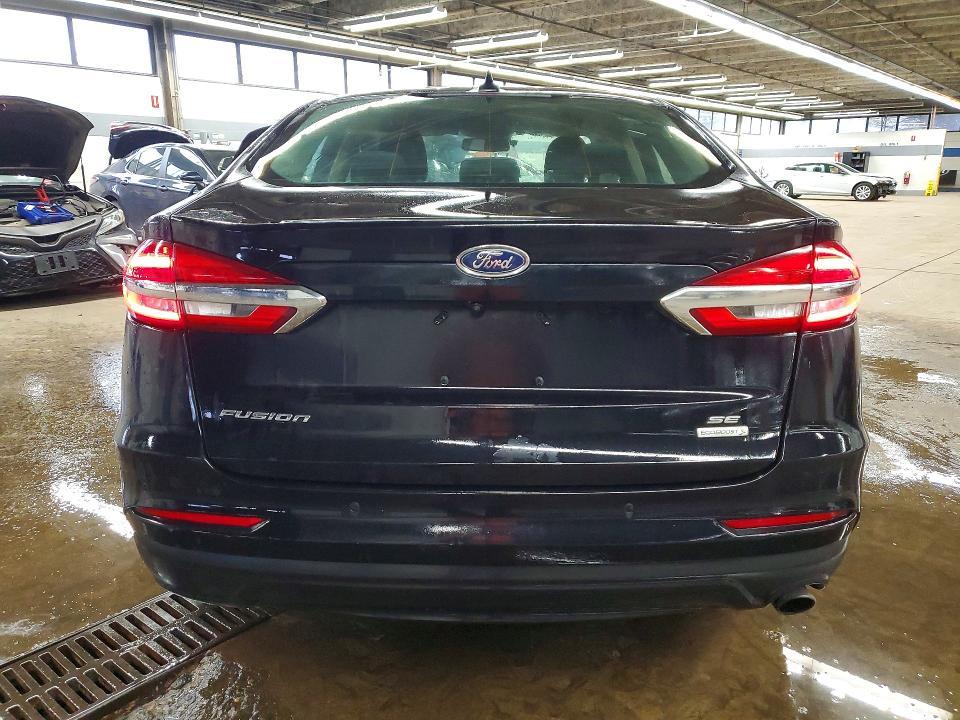 2020 Ford Fusion se