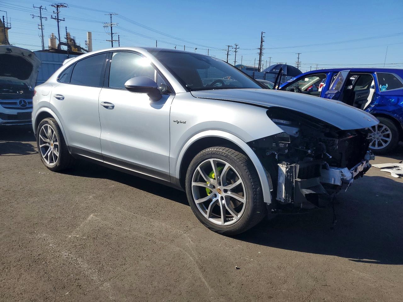 2022 Porsche Cayenne e Hybrid Coupe