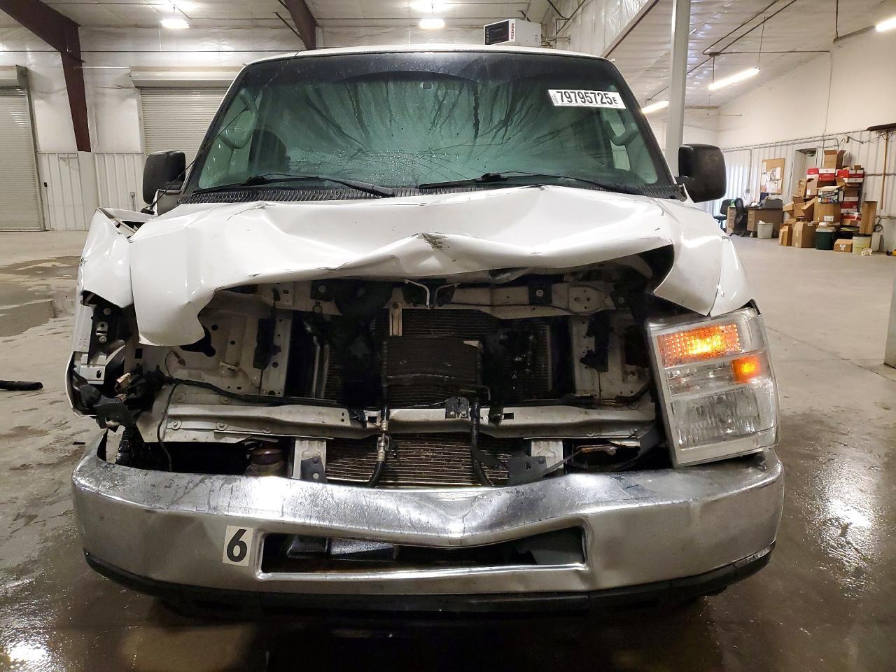 2014 Ford Econoline E350 Super Duty Wagon