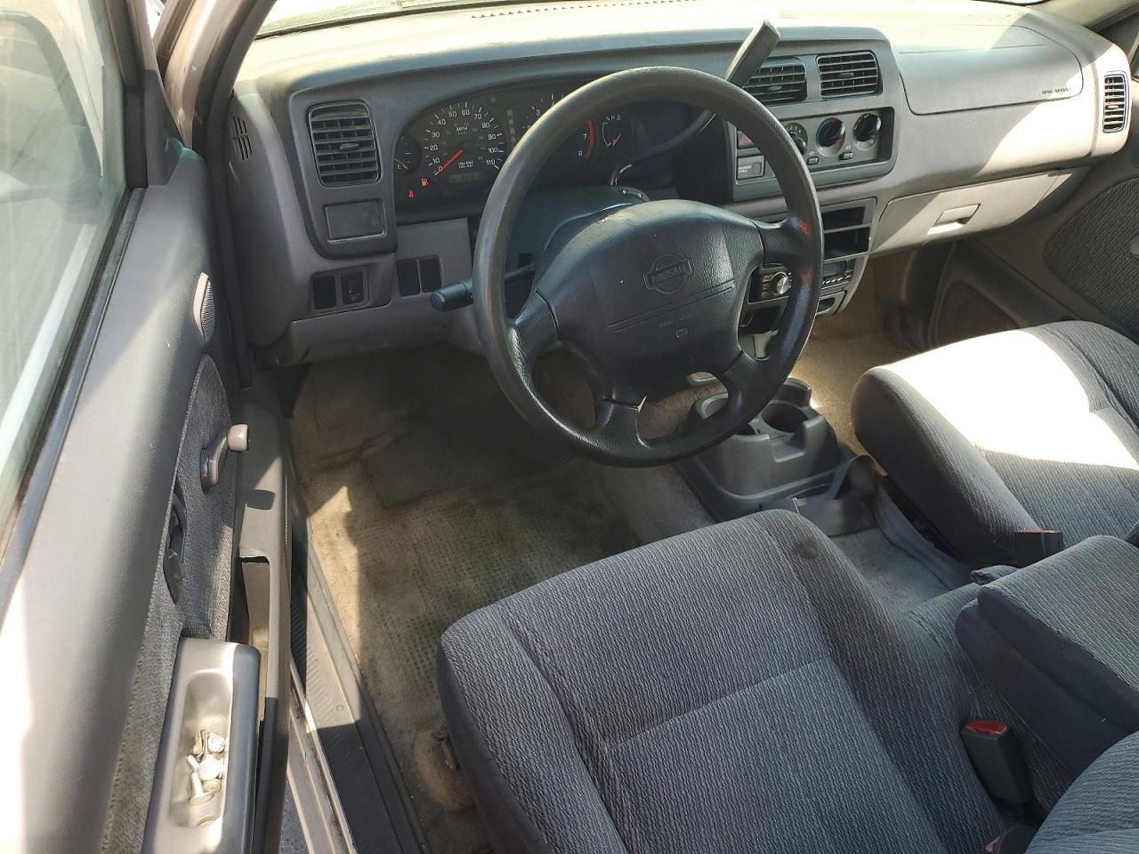 2000 Nissan Frontier XE