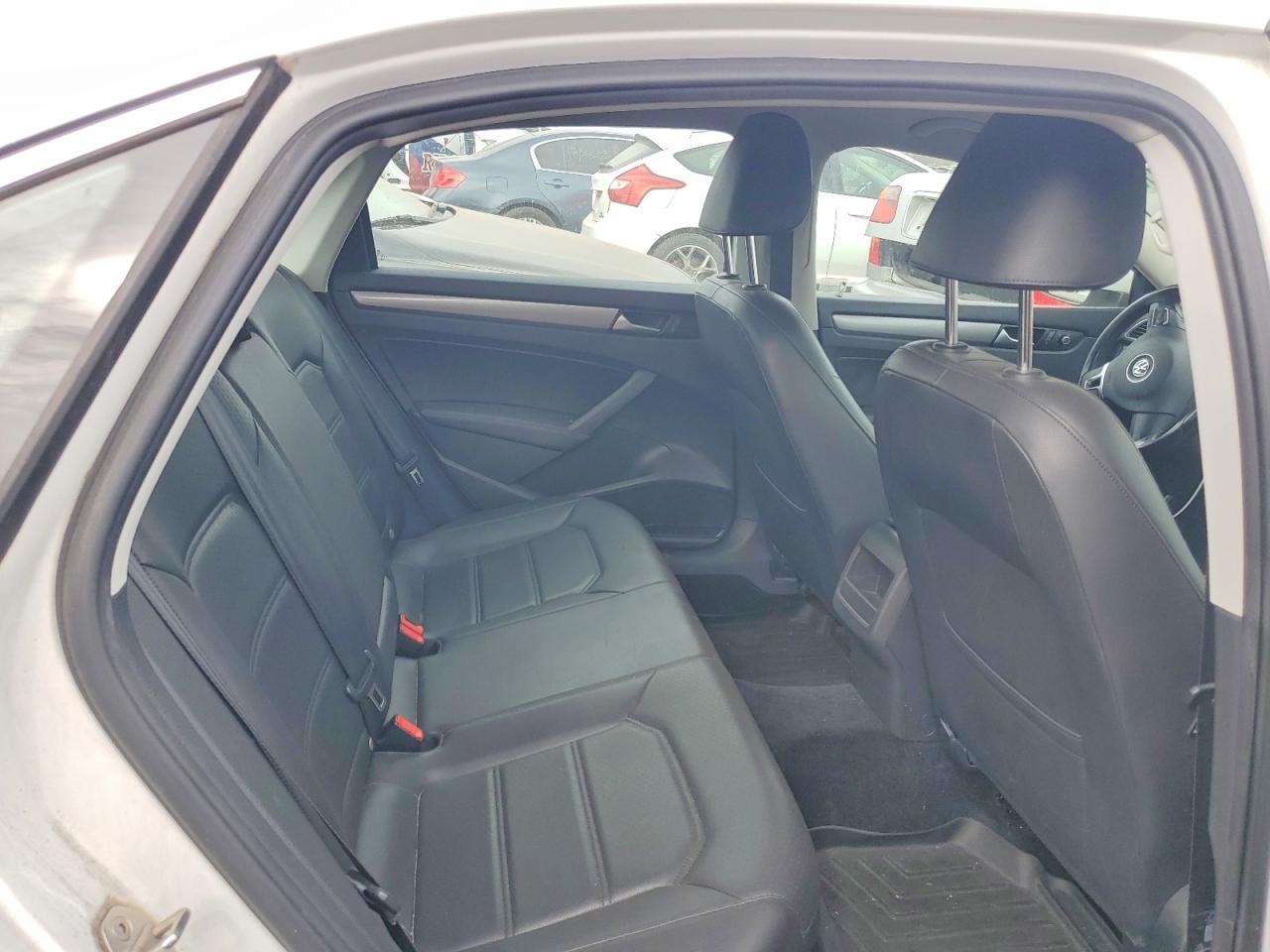 2015 Volkswagen Passat s