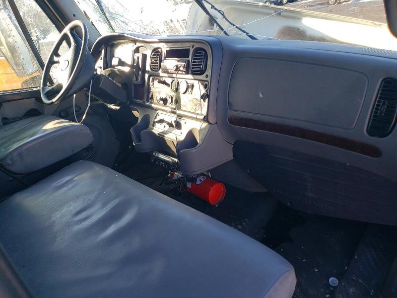 2019 Freigliner 2019 Freightliner Business Class M2 Refrigerated B