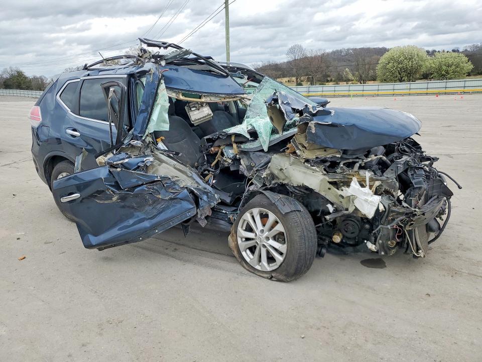 2015 Nissan Rogue sv