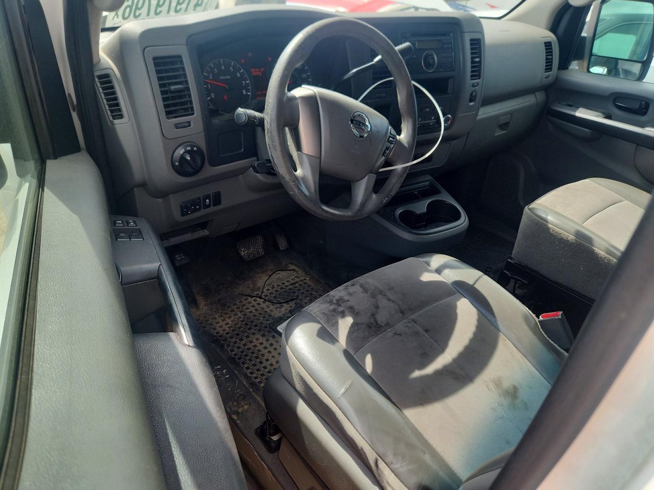 2014 Niss Medium DUTY/BOX Trucks