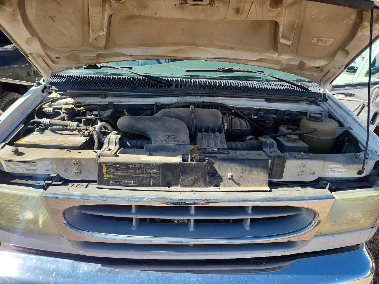 2002 Ford Econoline E350 Super Duty Cutaway Van