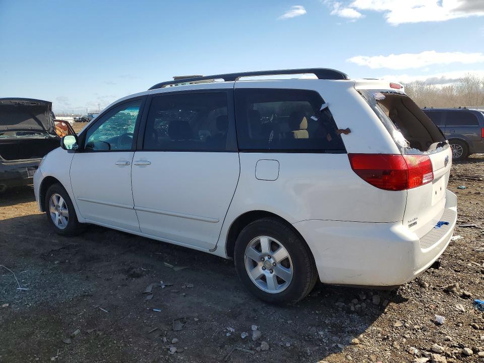 2004 Toyota Sienna le 8 Passenger