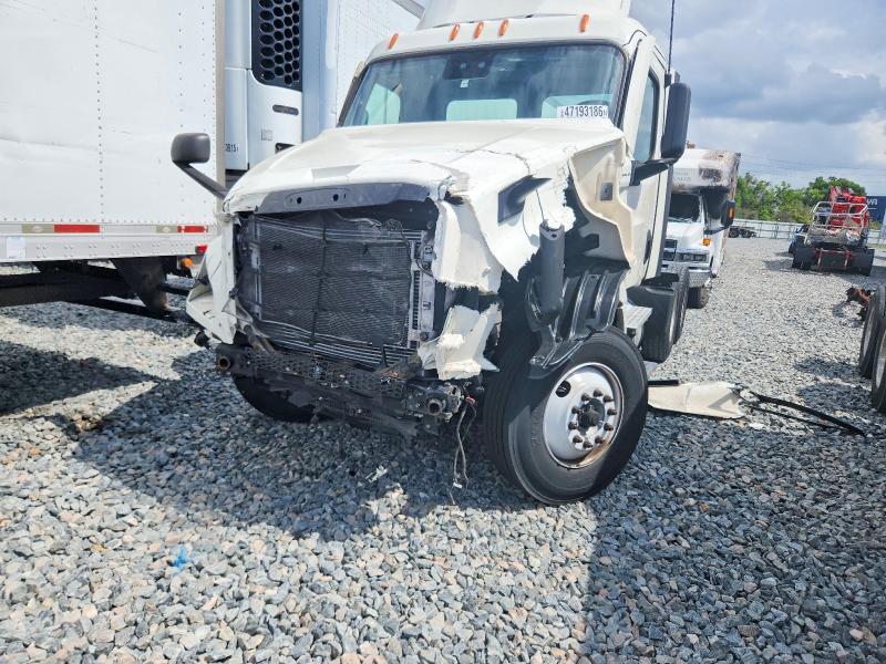 2022 Freigliner 2022 Freightliner Cascadia 126 day cab Semi Truck