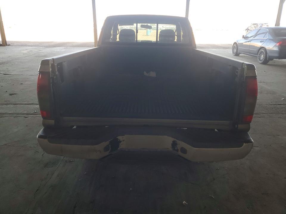 2002 Nissan Frontier Standard