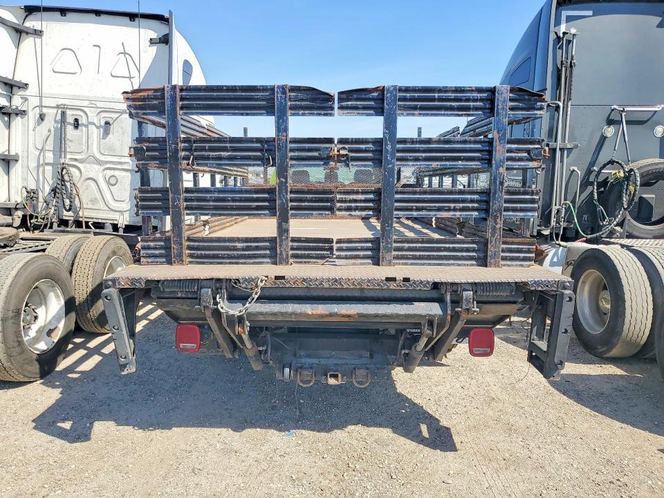 2017 Ford F450 Super Duty Flatbed Truck