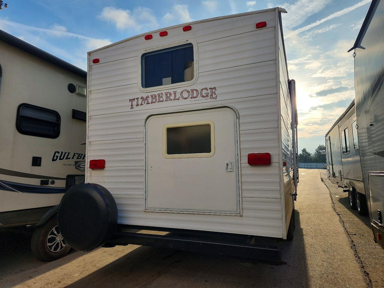 2006 Adventure Timberlodge Camper