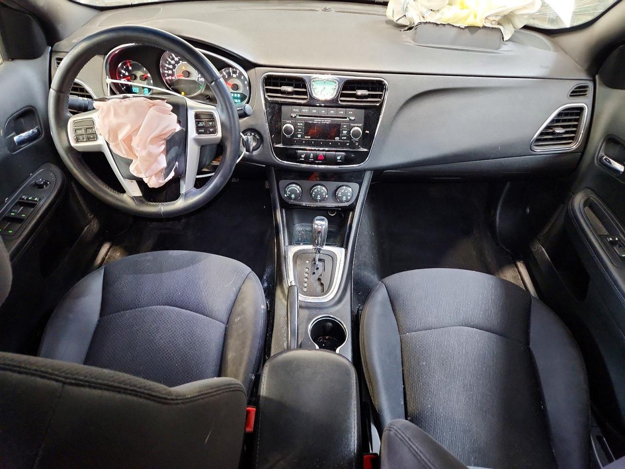 2013 Chrysler 200 Touring