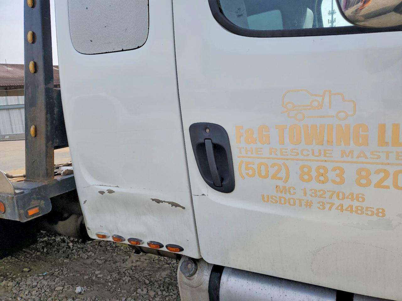 2013 Freightliner M2 106 MED