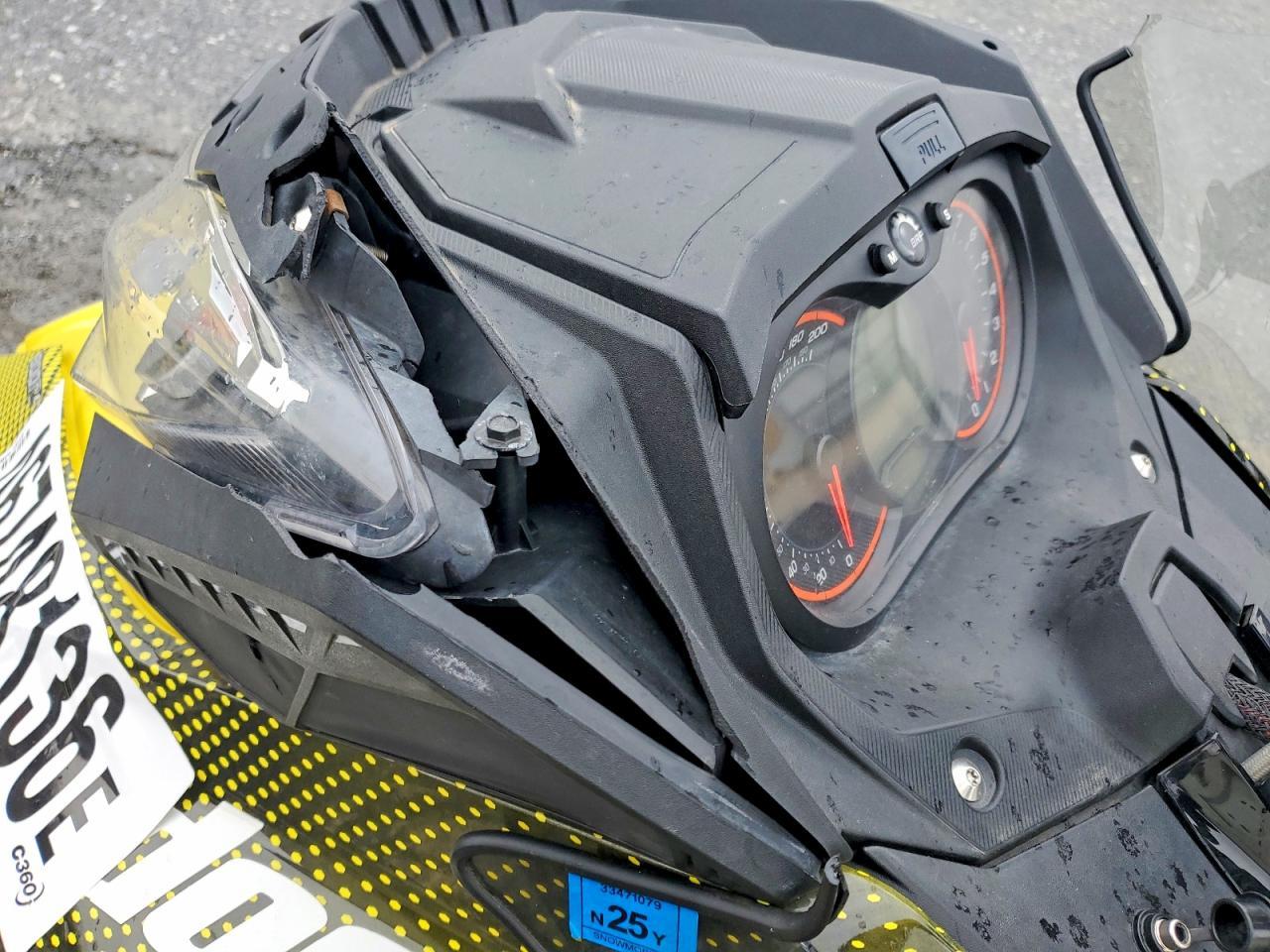 2015 Skidoo Snowmobile