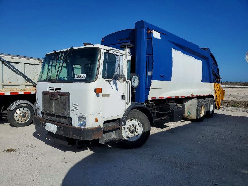 2010 Autocar Llc 2010 Autocar Xpeditor Refuse Truck