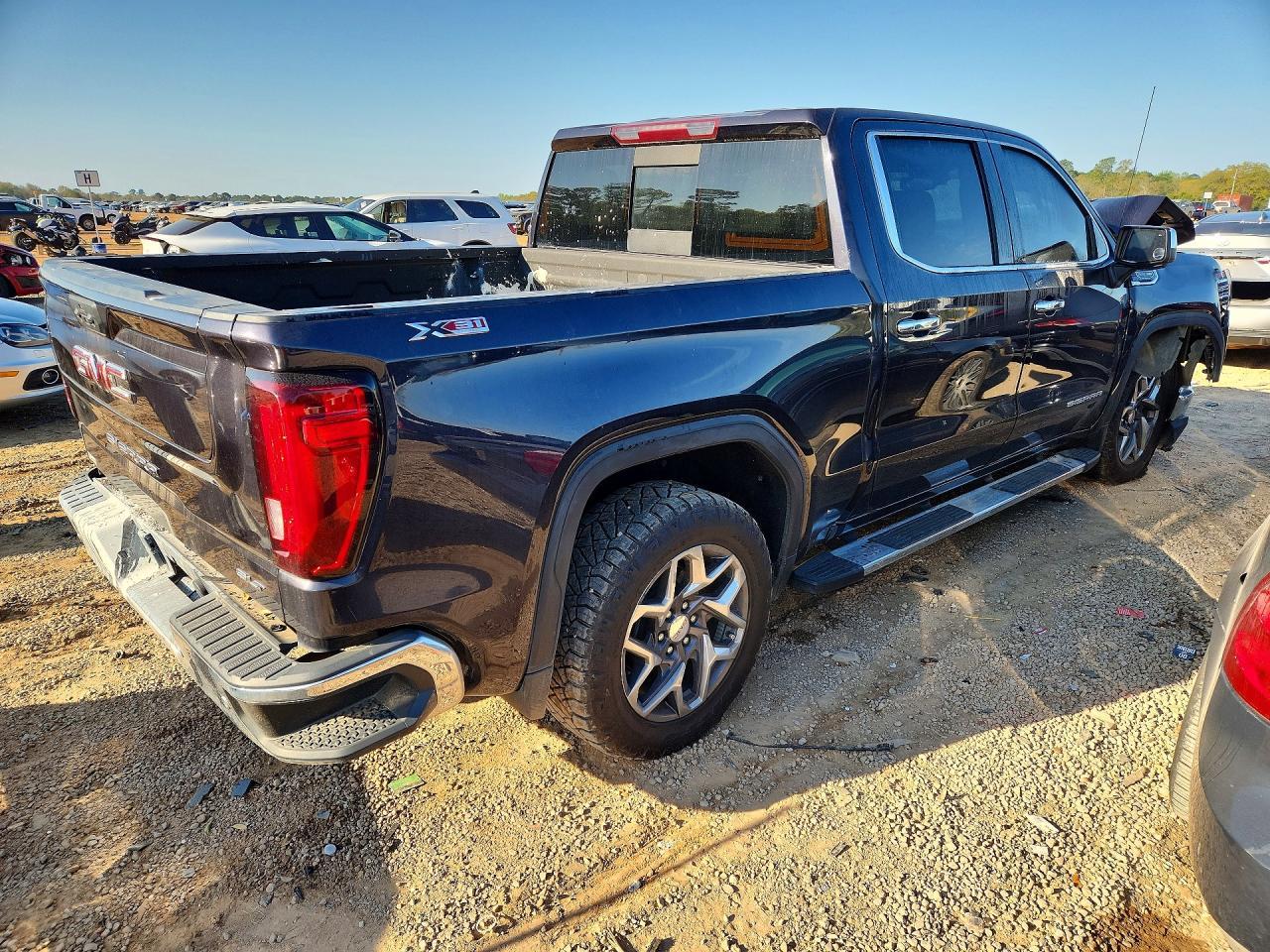 2022 GMC Sierra K1500 SLT