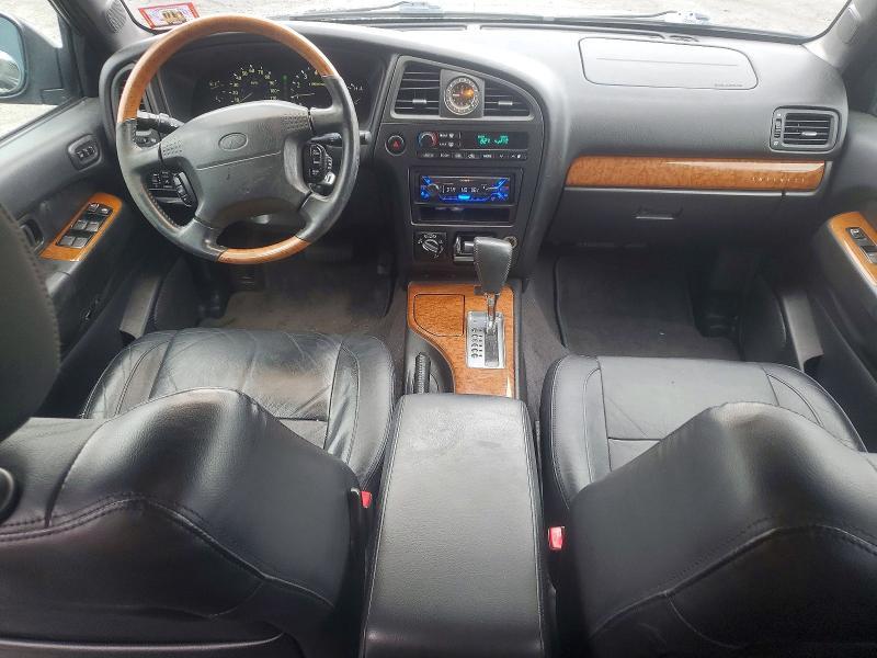 2001 Infiniti QX4 Base