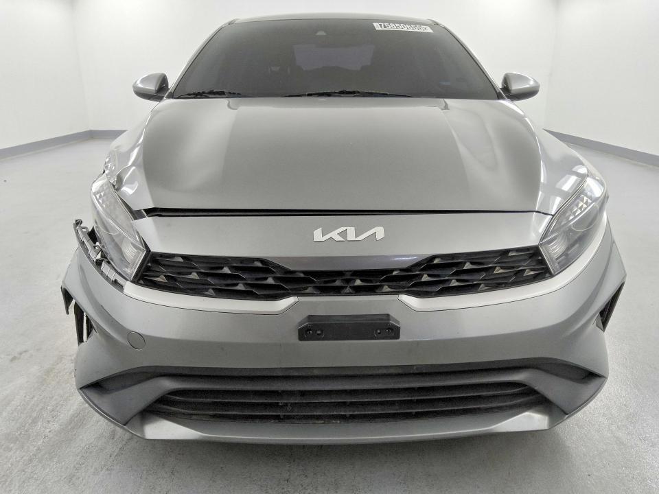 2022 KIA Forte lxs