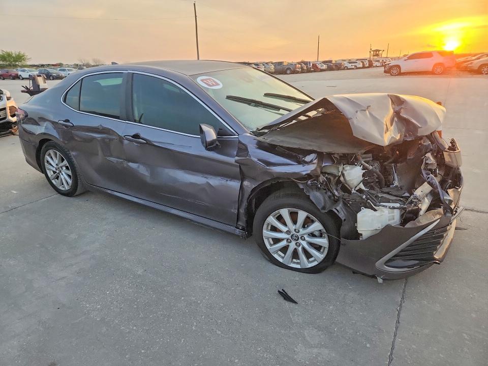 2023 Toyota Camry le