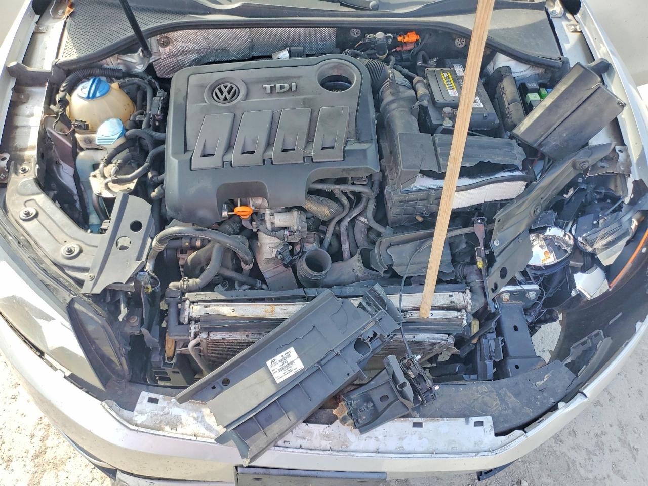 2013 Volkswagen Passat se