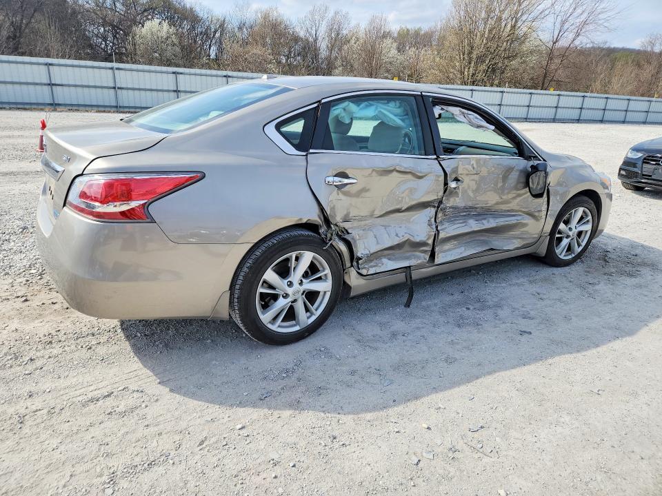 2014 Niss Altima 2.5 sv