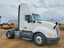 Salvage trucks for sale at Eldridge, IA auction: 2018 Kenworth T680 Semi Truck