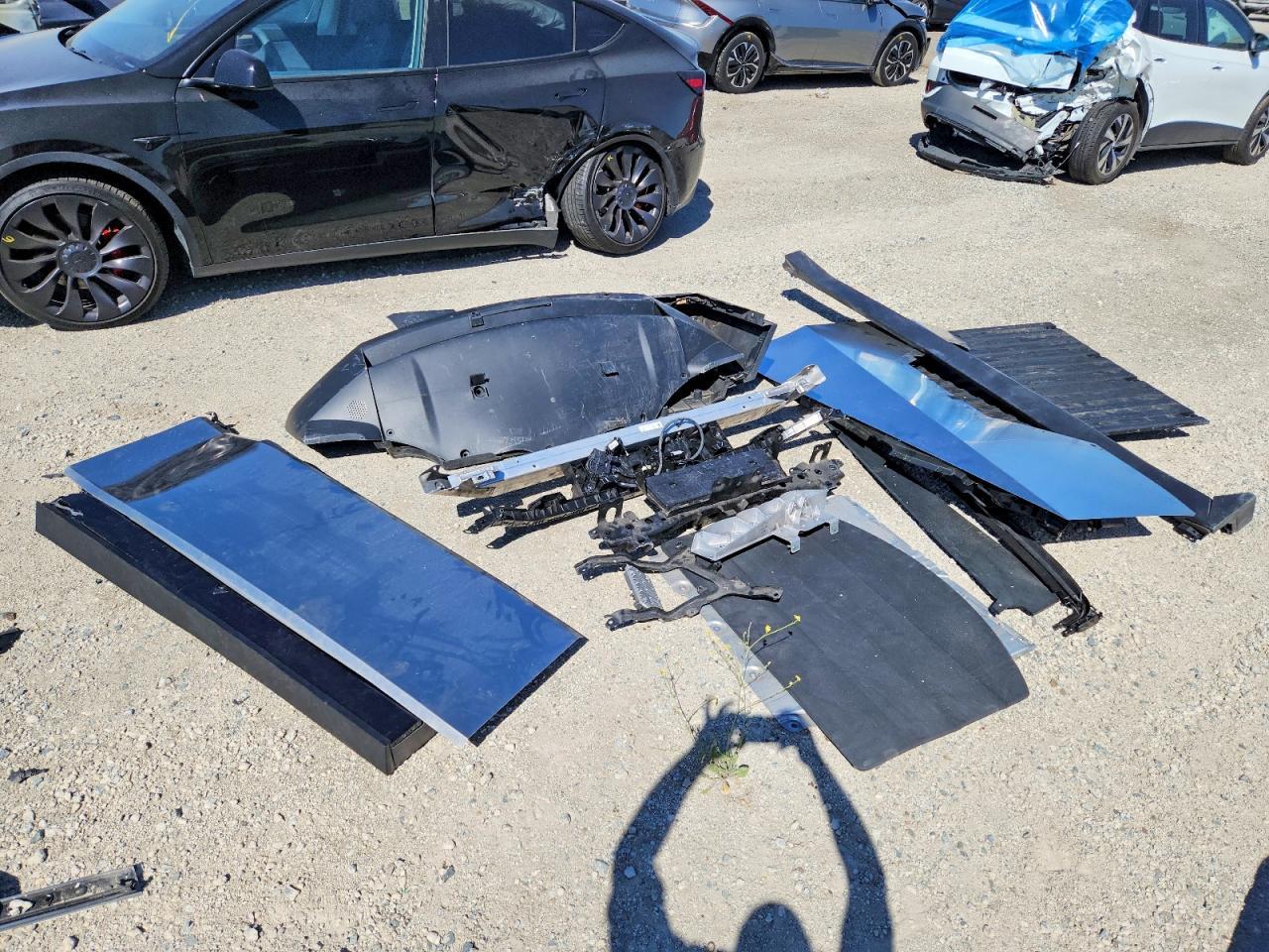 2024 Tesla Cybertruck