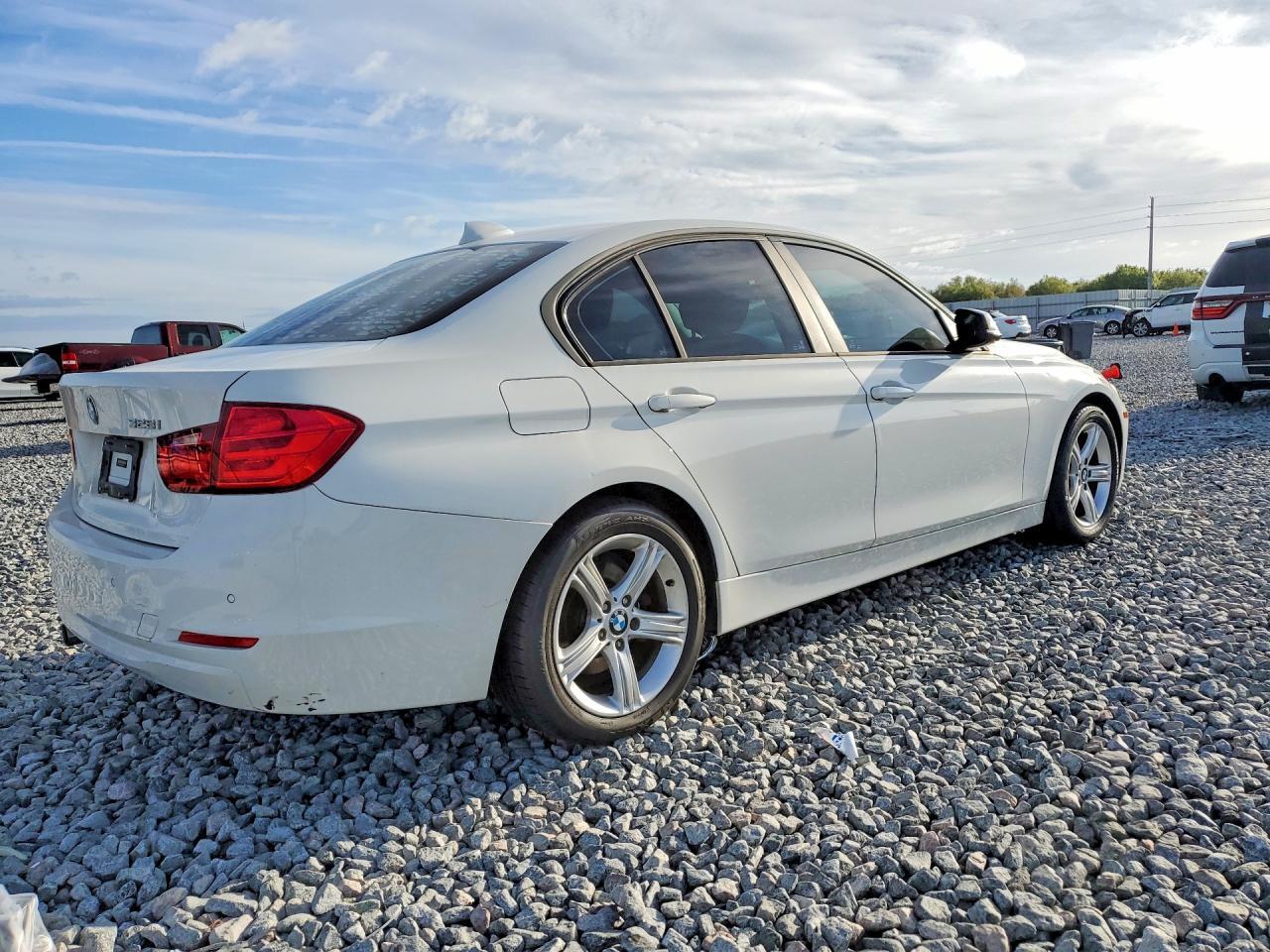 2015 BMW 328 i