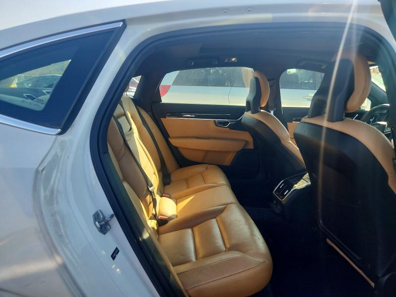 2018 Volvo S90 T6 Momentum