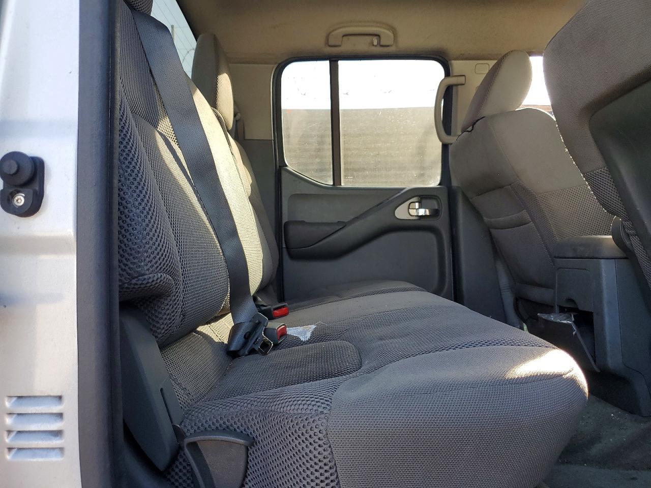 2012 Nissan Frontier SV V6