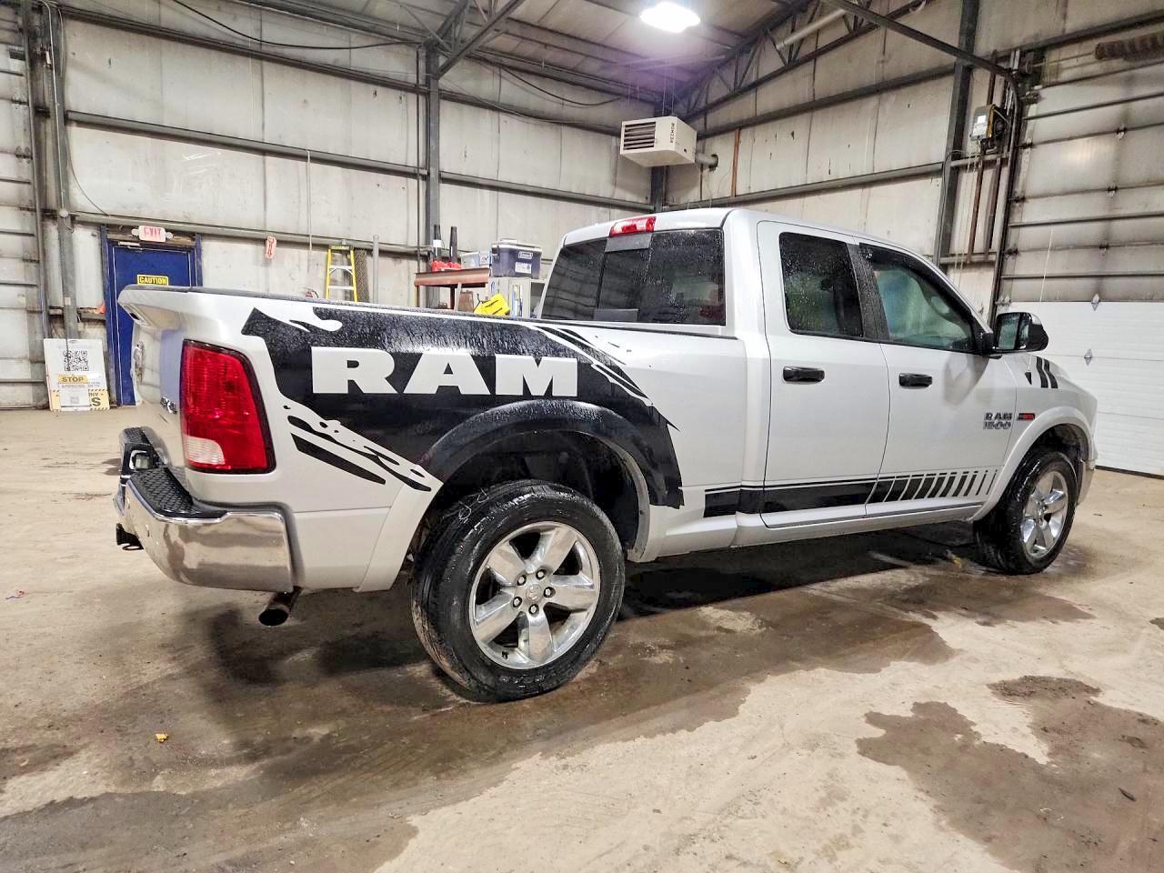 2016 Dodge RAM 1500 SLT