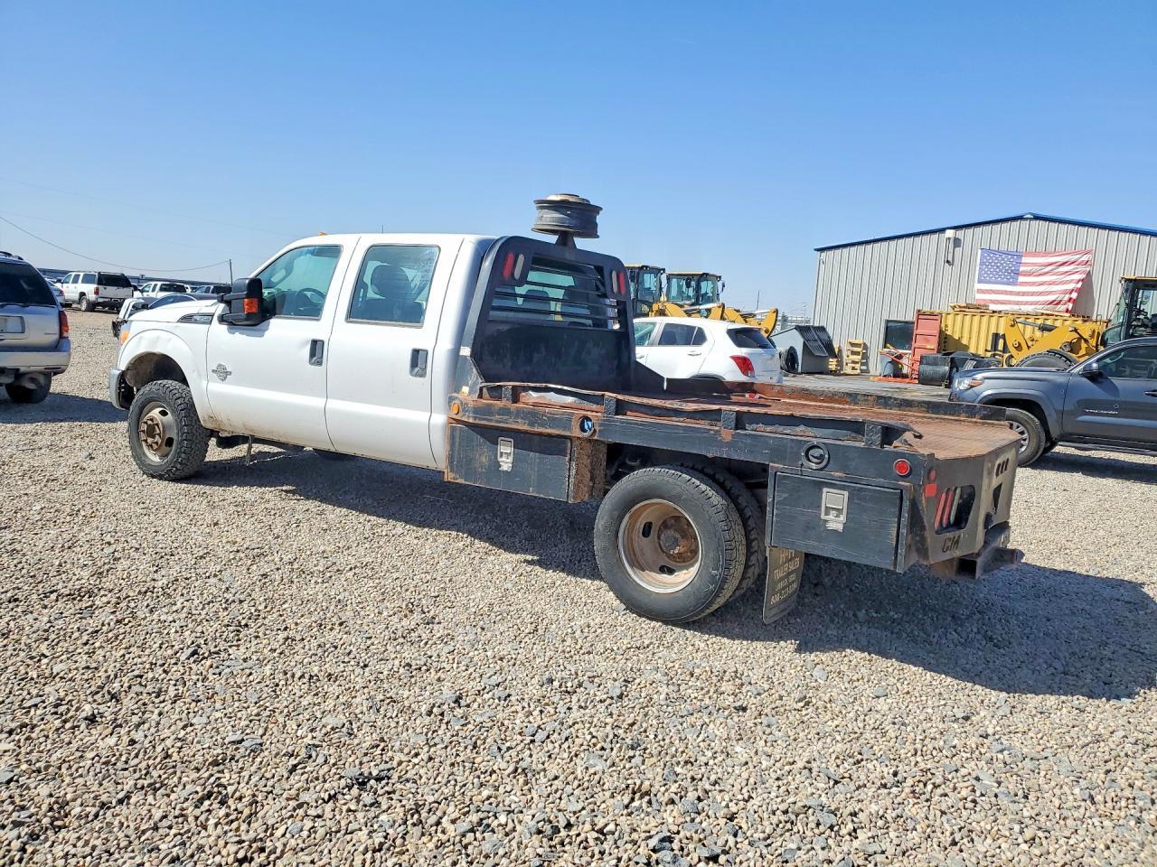 2015 Ford F350 Super Duty Flatbed Truck