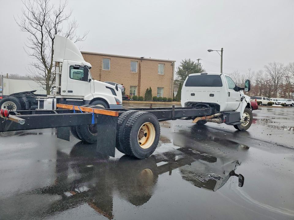 2018 Ford F650 Super Duty Truck Cab AND Chassis