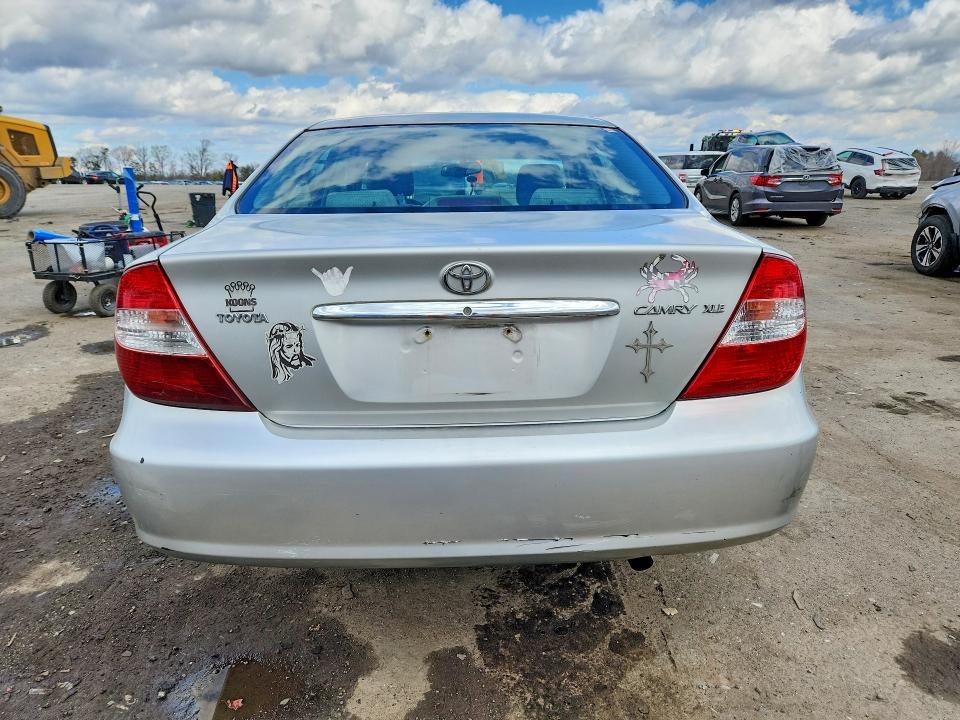 2004 Toyota Camry xle