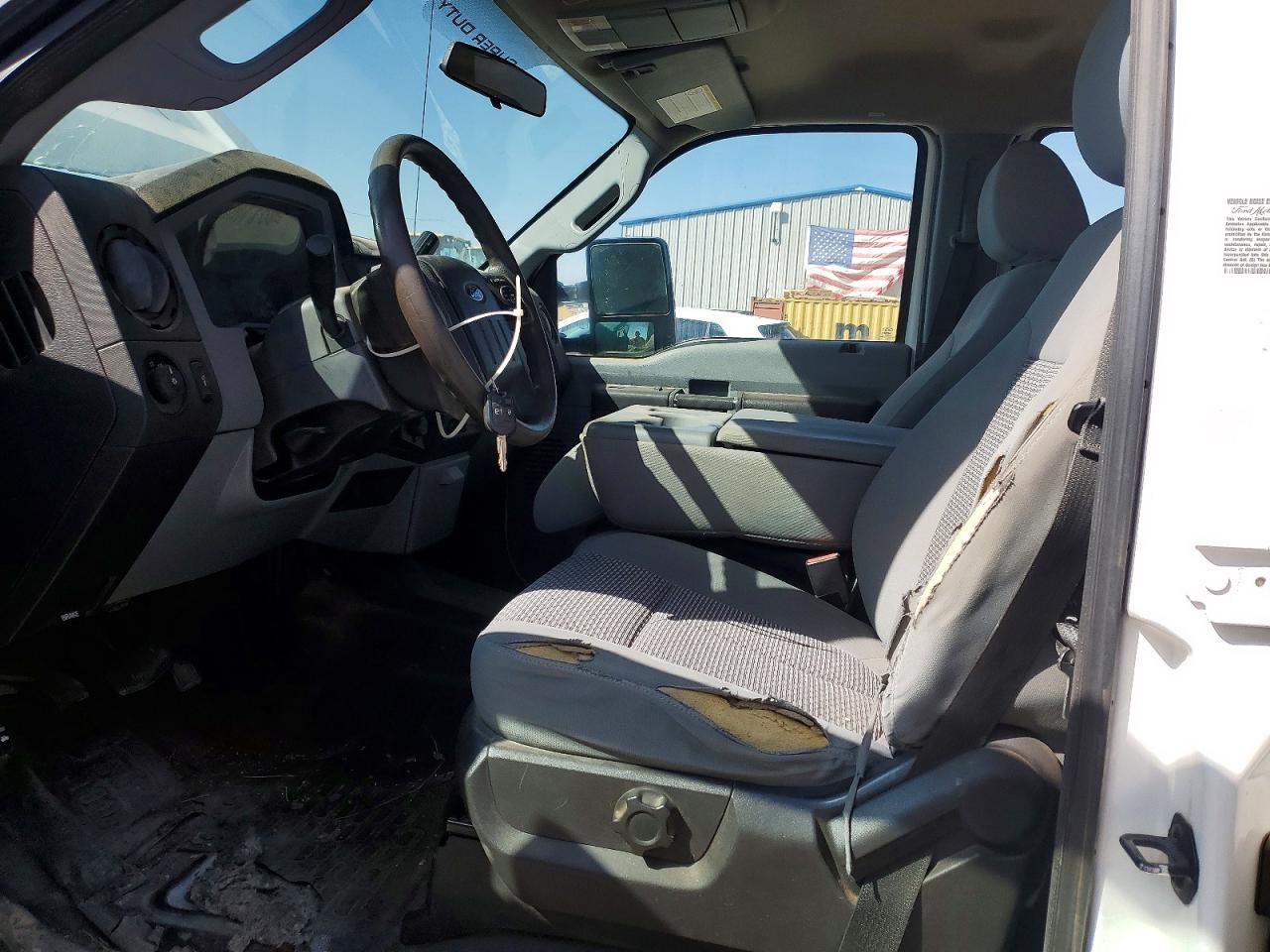 2015 Ford F350 Super Duty Flatbed Truck