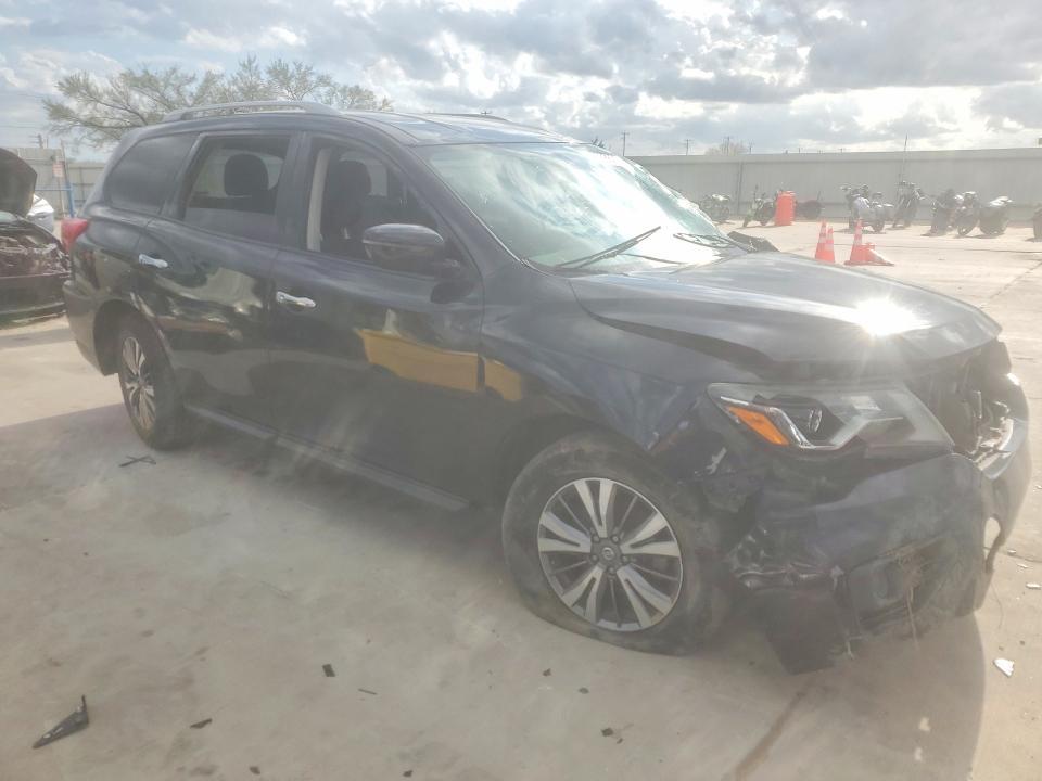 2018 Nissan Pathfinder s