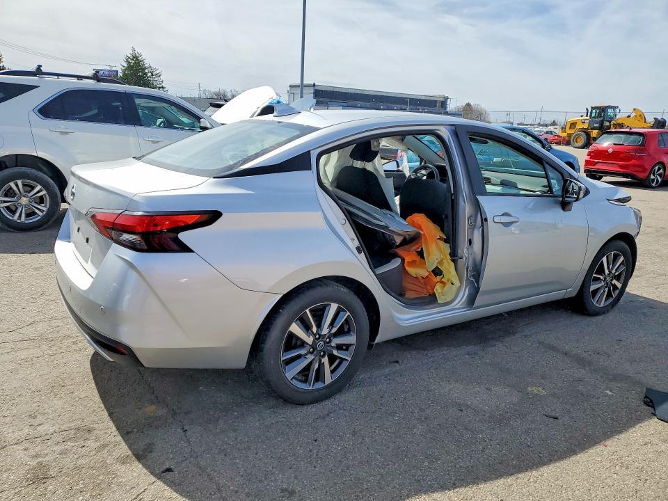 2021 Nissan Versa sv