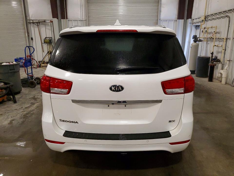 2018 KIA Sedona sx