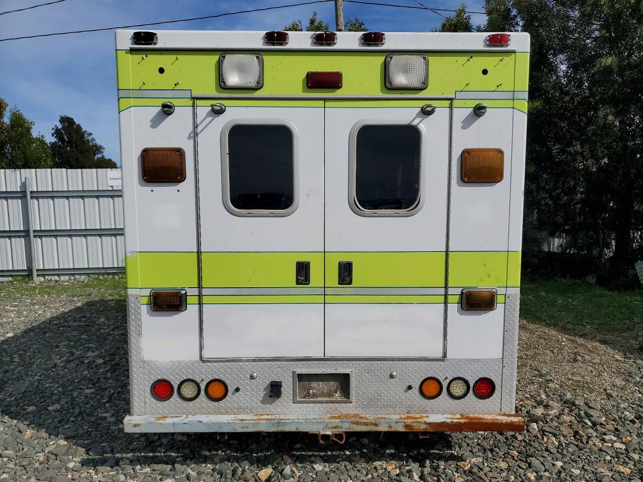 2006 Ford E-350 Ambulance