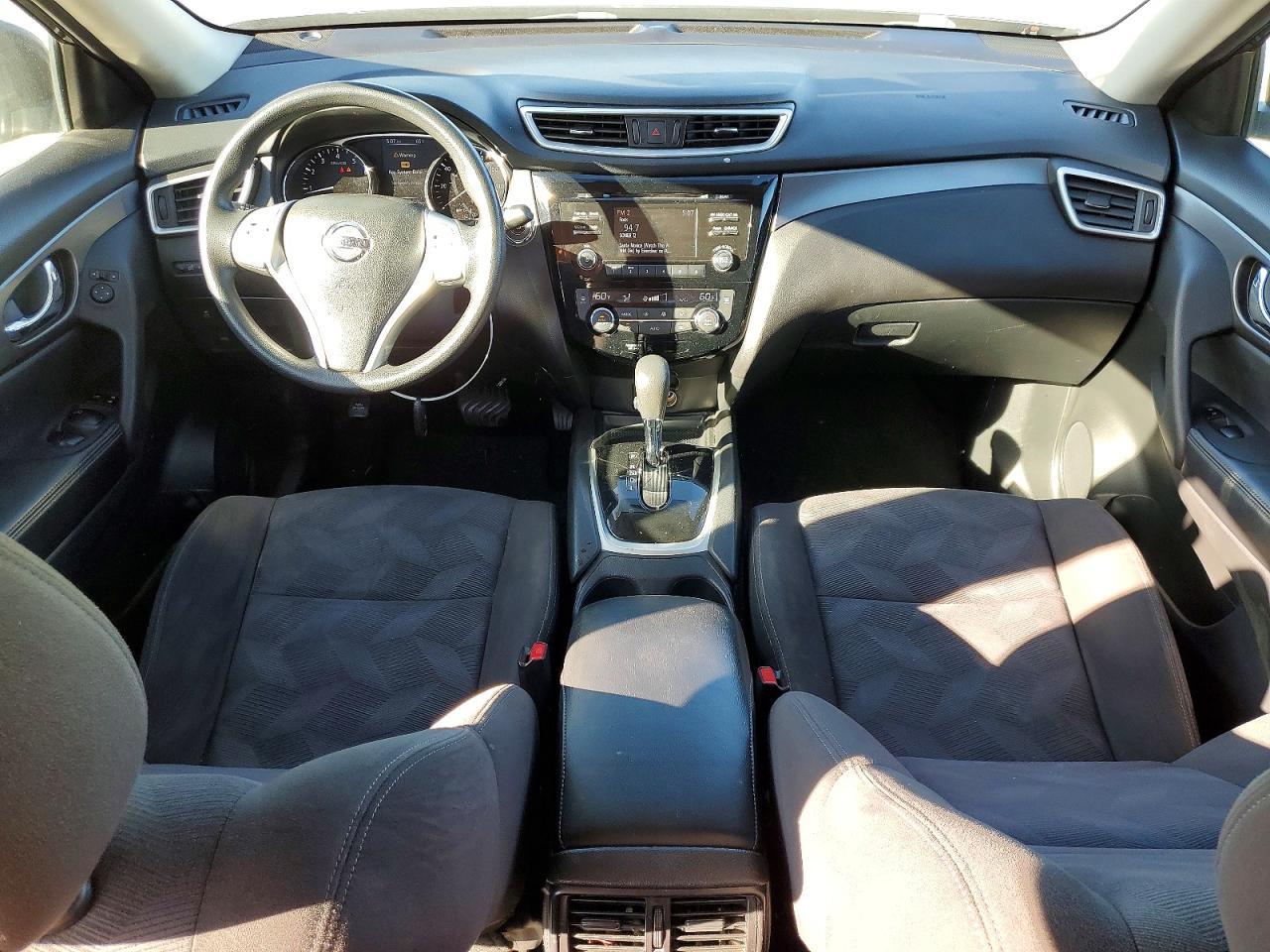 2016 Nissan Rogue sv