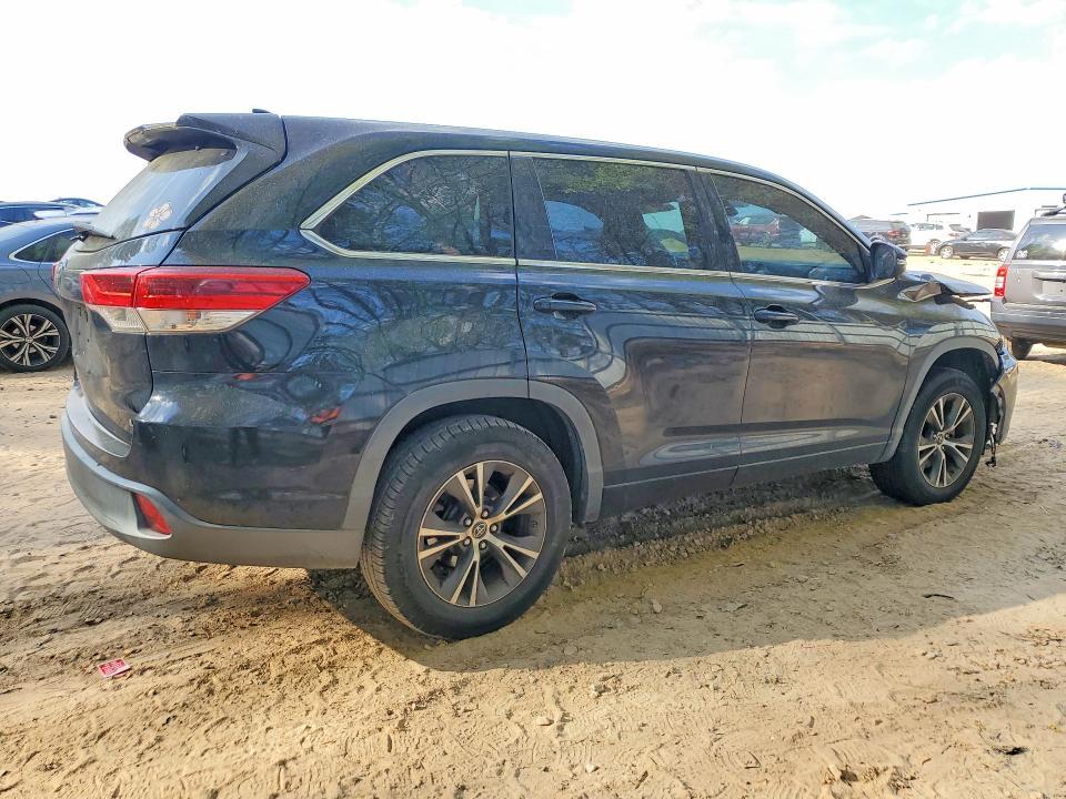 2018 Toyota Highlander le Plus