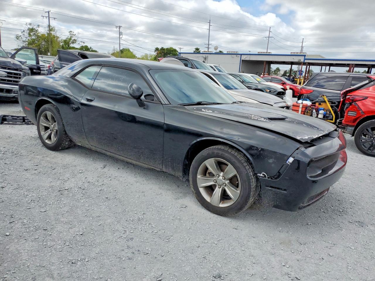 2016 Dodge Challenger sxt