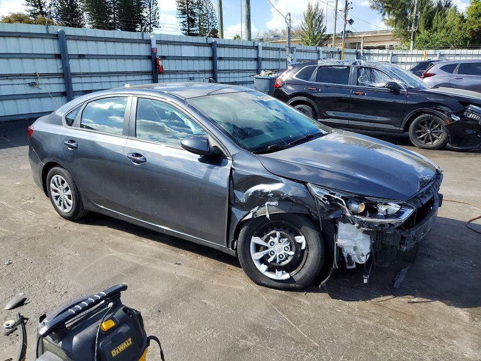 2021 KIA Forte fe