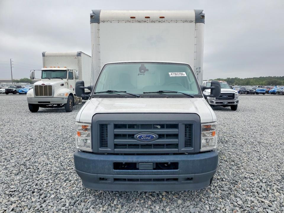 2021 Ford Econoline E350 Super Duty Cutaway van