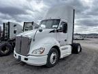 2014 Kenworth T680 Semi Truck