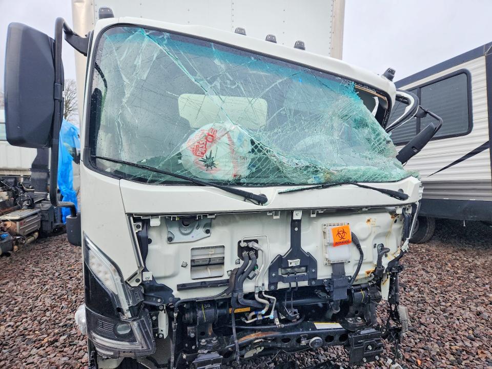 2025 Isuzu NRR BOX Truck